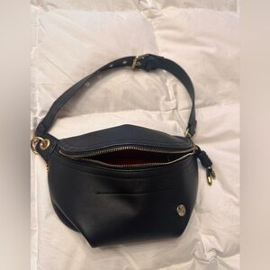 Modern and Chic Catherine Belt Bag in black